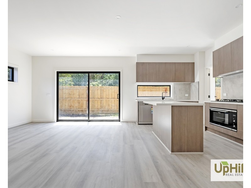 2/14 Summerlea Road, Narre Warren VIC 3805