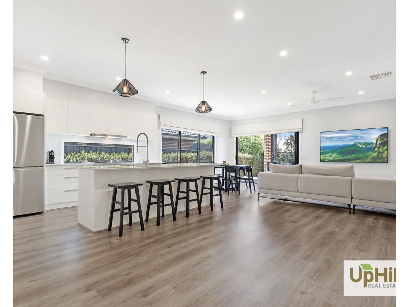 18 Fairwood Rise, Officer VIC 3809