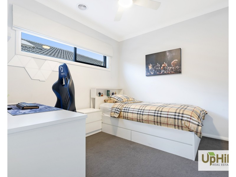 18 Fairwood Rise, Officer VIC 3809