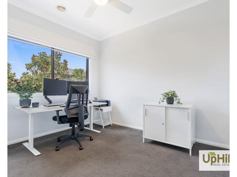 18 Fairwood Rise, Officer VIC 3809