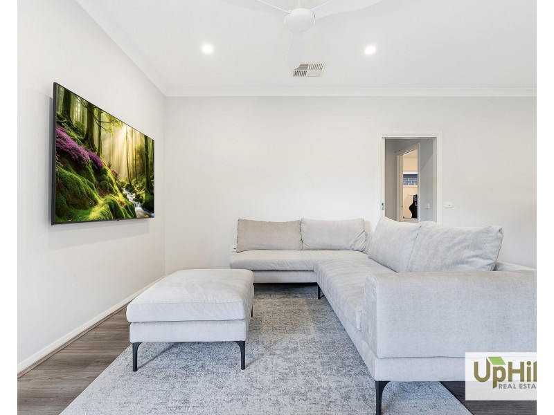 18 Fairwood Rise, Officer VIC 3809