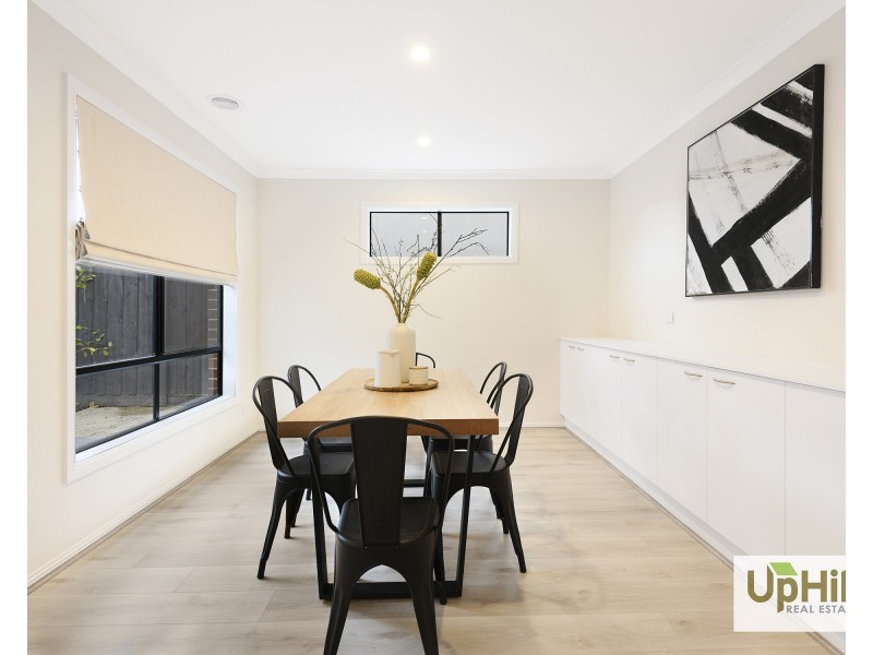 11 Tartan Drive, Clyde North VIC 3978