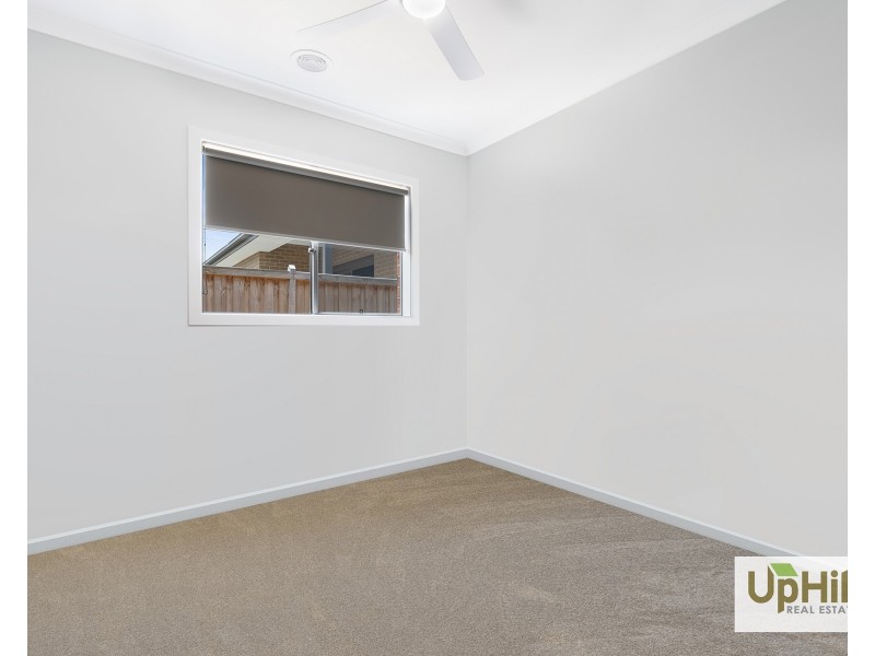 25 Growling Grass Drive, Clyde North VIC 3978