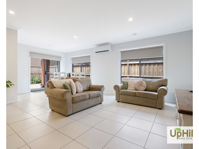 25 Growling Grass Drive, Clyde North VIC 3978