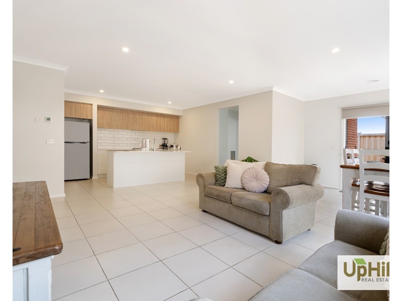 25 Growling Grass Drive, Clyde North VIC 3978