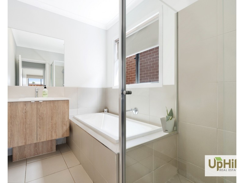 25 Growling Grass Drive, Clyde North VIC 3978