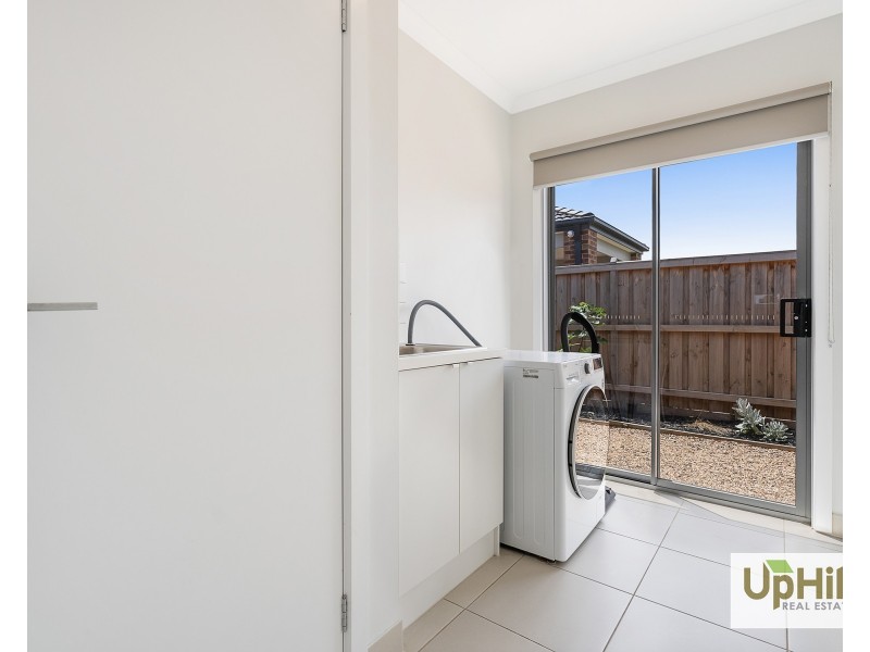 25 Growling Grass Drive, Clyde North VIC 3978
