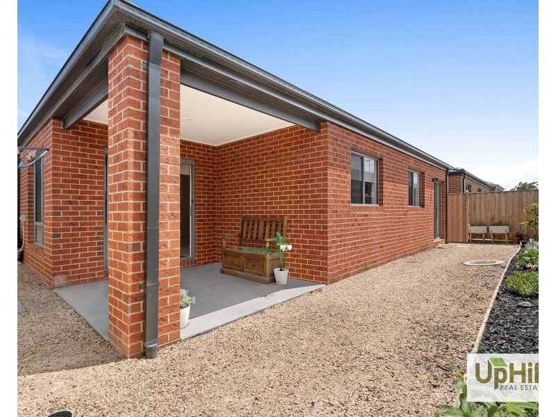 25 Growling Grass Drive, Clyde North VIC 3978