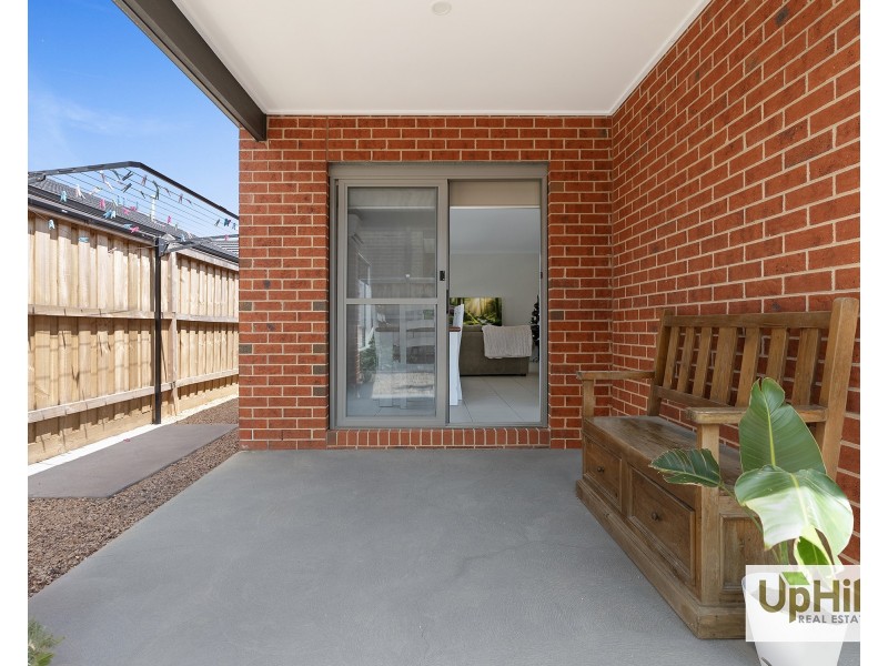 25 Growling Grass Drive, Clyde North VIC 3978