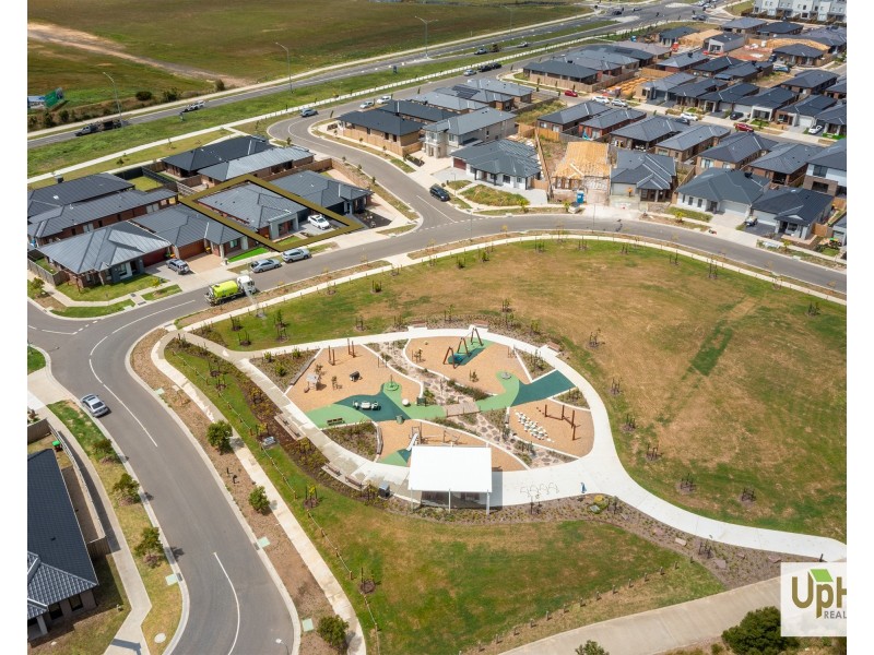 25 Growling Grass Drive, Clyde North VIC 3978