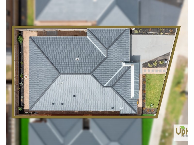 25 Growling Grass Drive, Clyde North VIC 3978