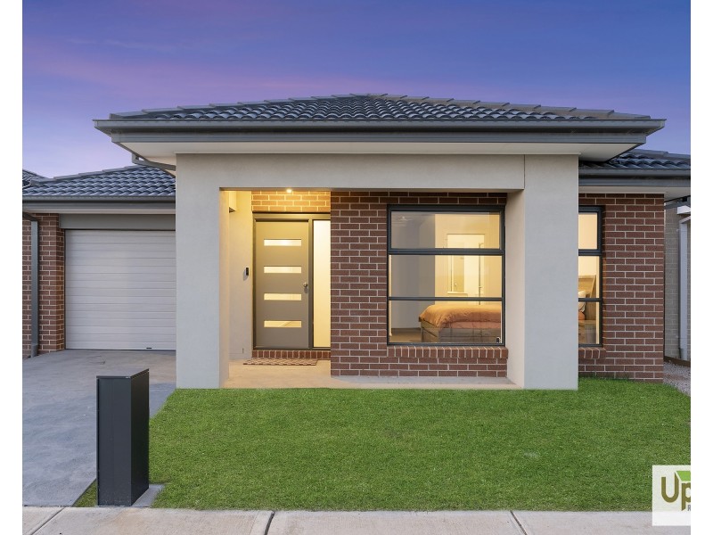 48 Pembrokeshire Loop, Clyde VIC 3978
