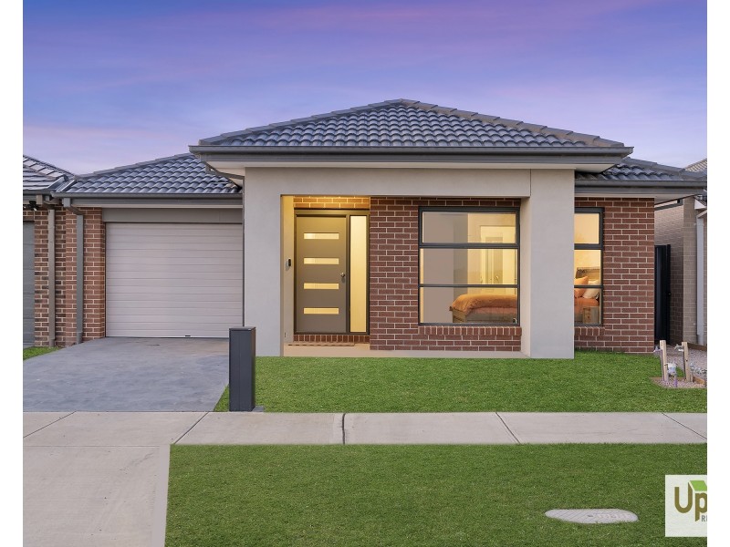 48 Pembrokeshire Loop, Clyde VIC 3978