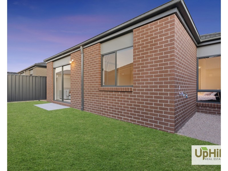 48 Pembrokeshire Loop, Clyde VIC 3978