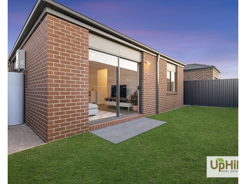 48 Pembrokeshire Loop, Clyde VIC 3978