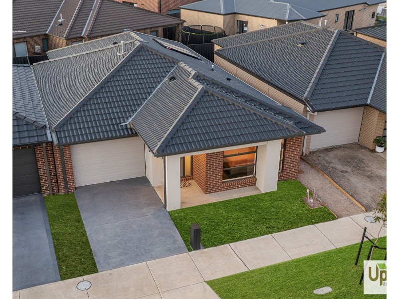 48 Pembrokeshire Loop, Clyde VIC 3978