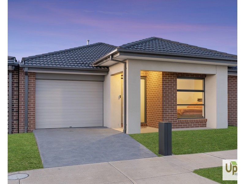 48 Pembrokeshire Loop, Clyde VIC 3978