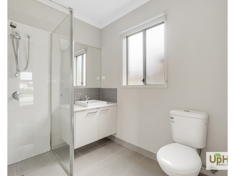 14 Victory Drive, Pakenham VIC 3810