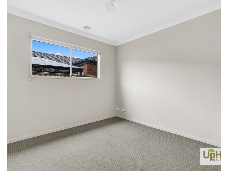 14 Victory Drive, Pakenham VIC 3810