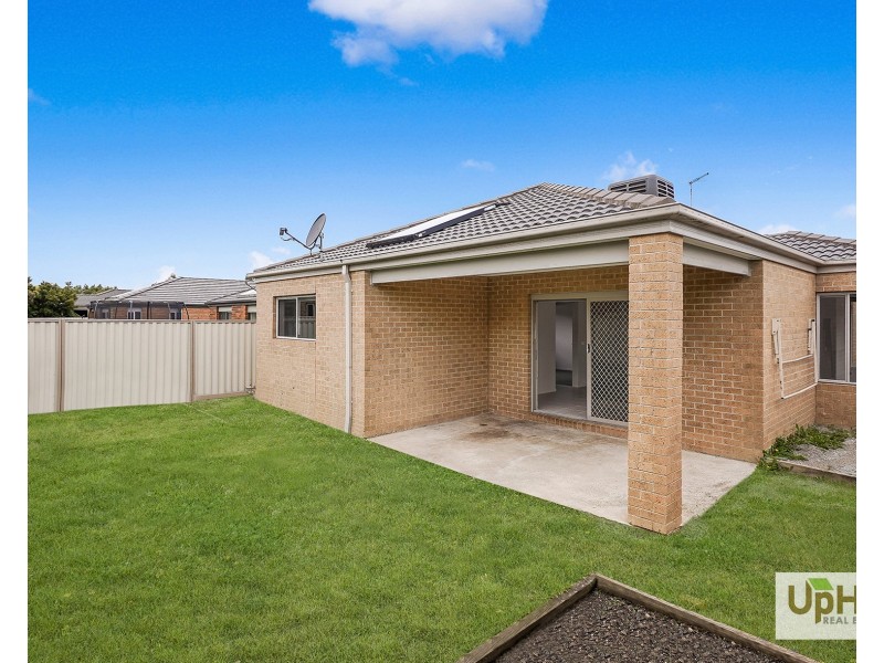 14 Victory Drive, Pakenham VIC 3810
