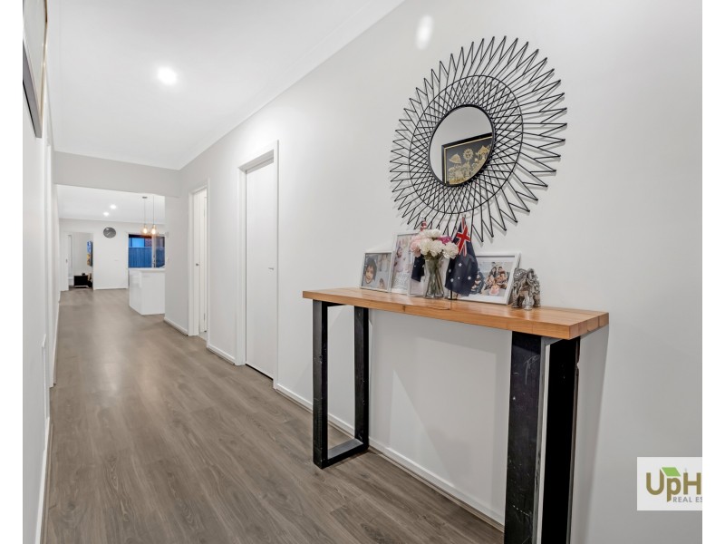 60 Clydevale Avenue, Clyde North VIC 3978