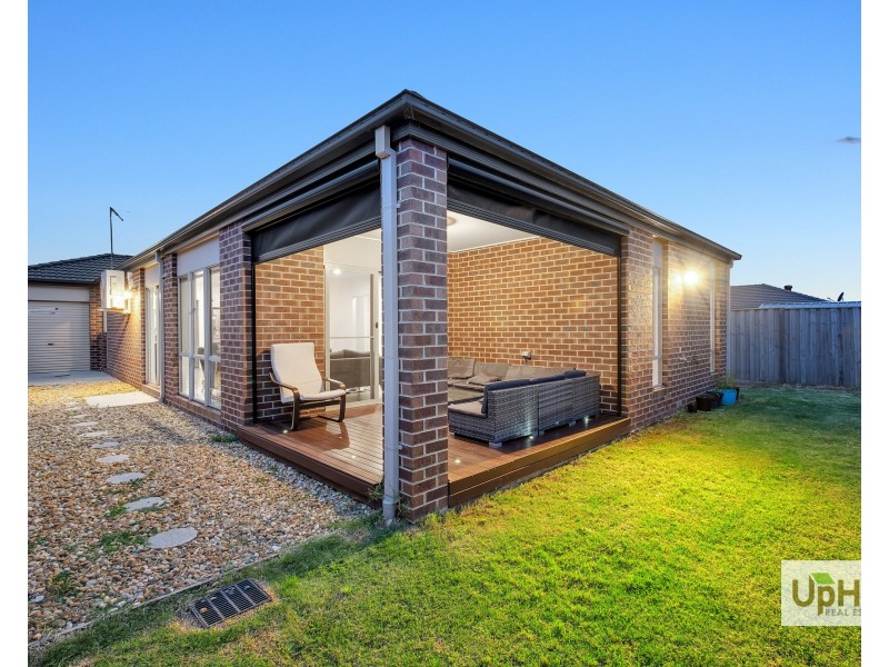 60 Clydevale Avenue, Clyde North VIC 3978