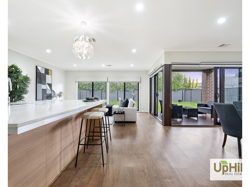 3 Cheval Place, Clyde North VIC 3978