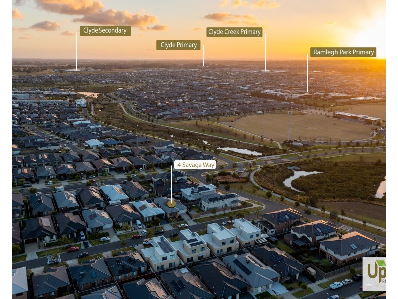 4 Savage Way, Clyde North VIC 3978