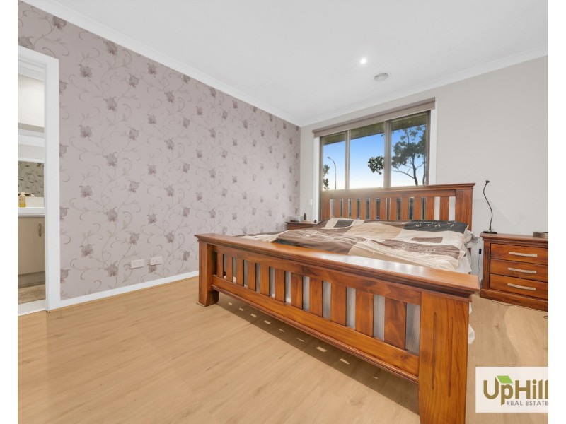 83 Selandra Boulevard, Clyde North VIC 3978