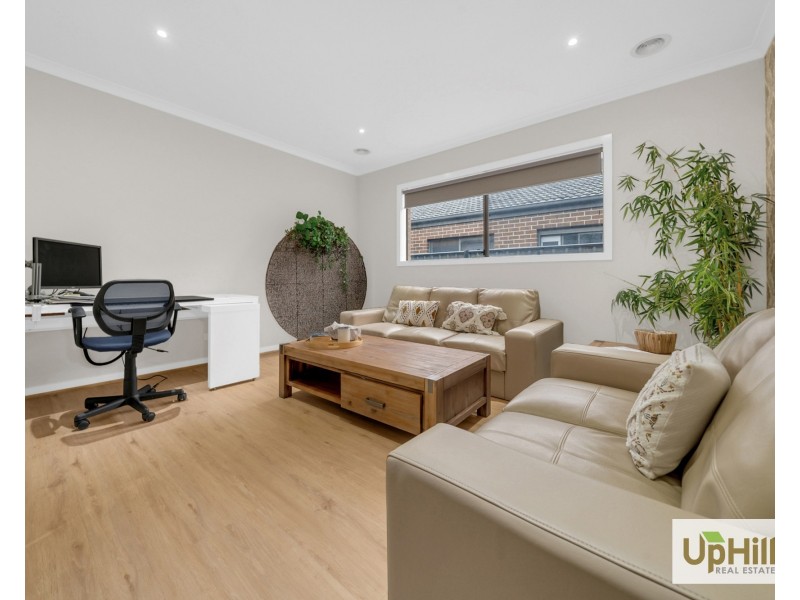 83 Selandra Boulevard, Clyde North VIC 3978