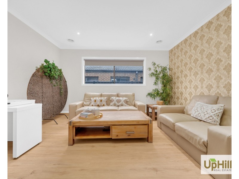 83 Selandra Boulevard, Clyde North VIC 3978