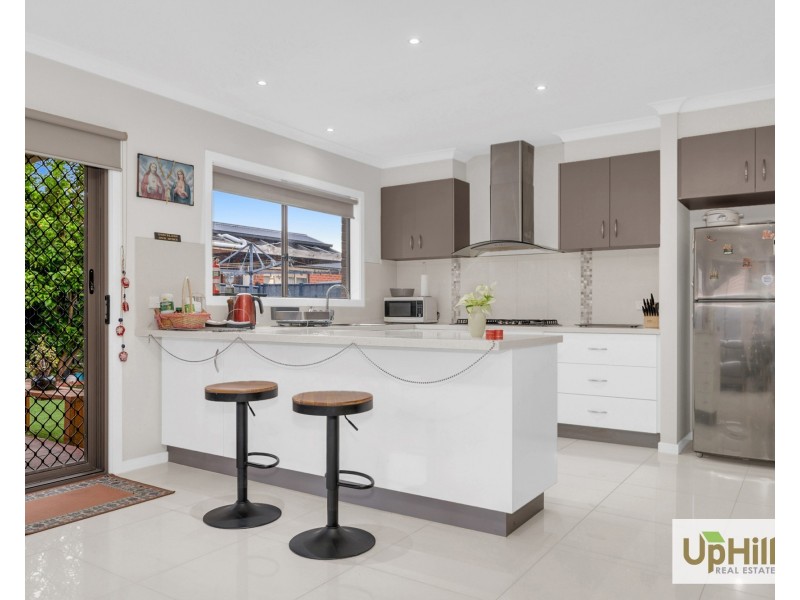 83 Selandra Boulevard, Clyde North VIC 3978