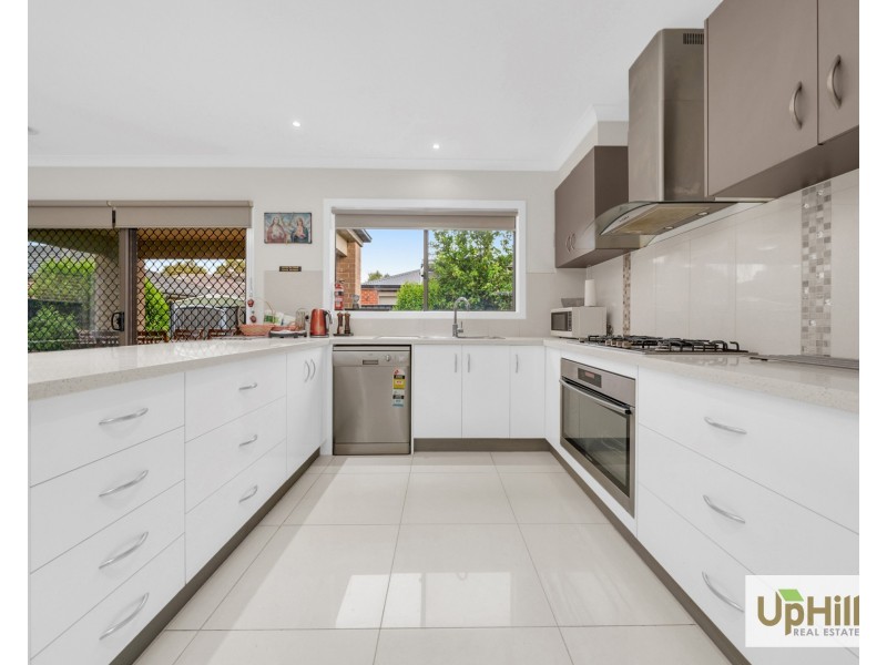 83 Selandra Boulevard, Clyde North VIC 3978