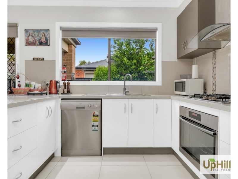 83 Selandra Boulevard, Clyde North VIC 3978