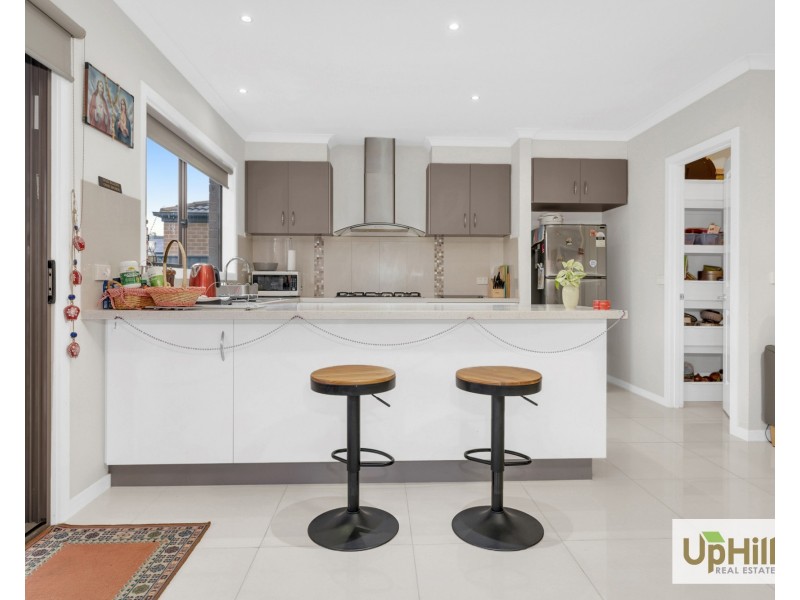 83 Selandra Boulevard, Clyde North VIC 3978