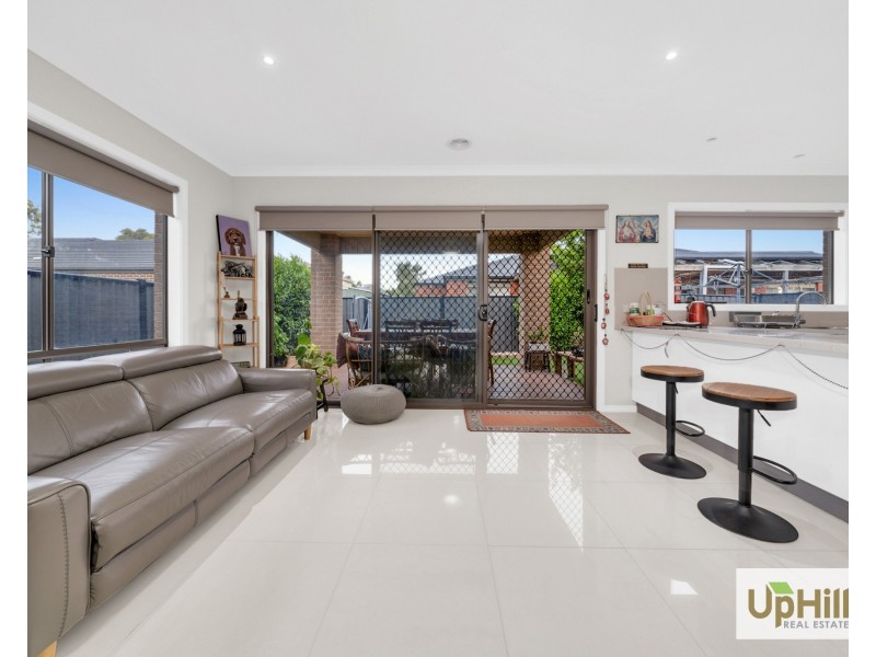 83 Selandra Boulevard, Clyde North VIC 3978