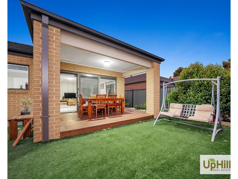 83 Selandra Boulevard, Clyde North VIC 3978