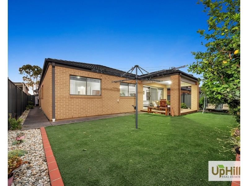 83 Selandra Boulevard, Clyde North VIC 3978