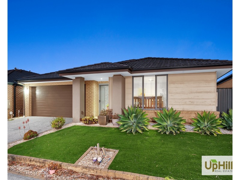 83 Selandra Boulevard, Clyde North VIC 3978