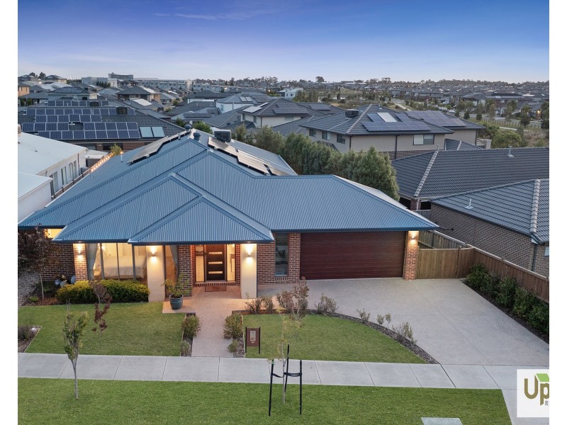 67 Swindale Way, Clyde North VIC 3978