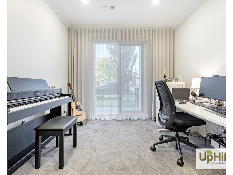 12 Outfield Road, Clyde VIC 3978