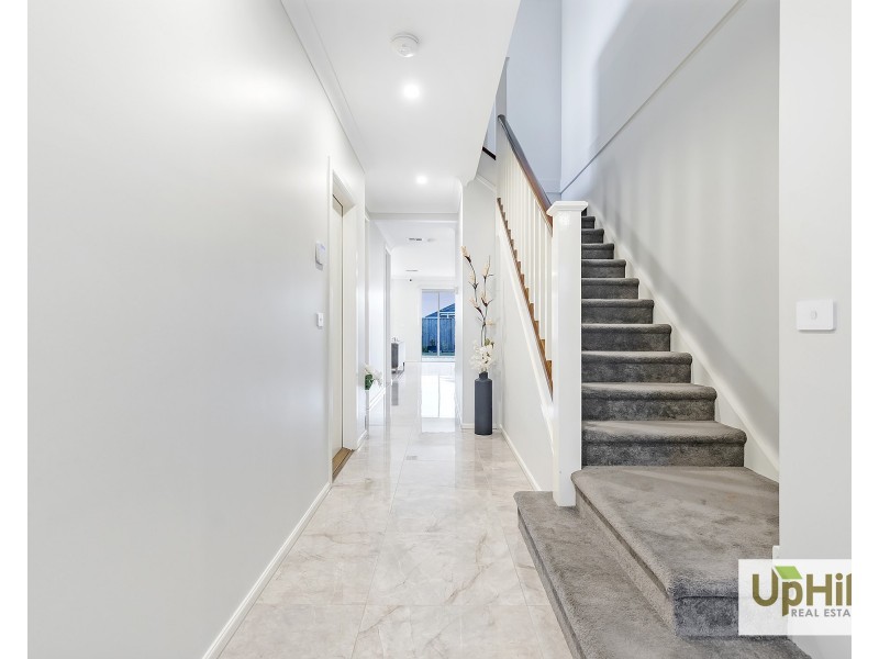 12 Outfield Road, Clyde VIC 3978