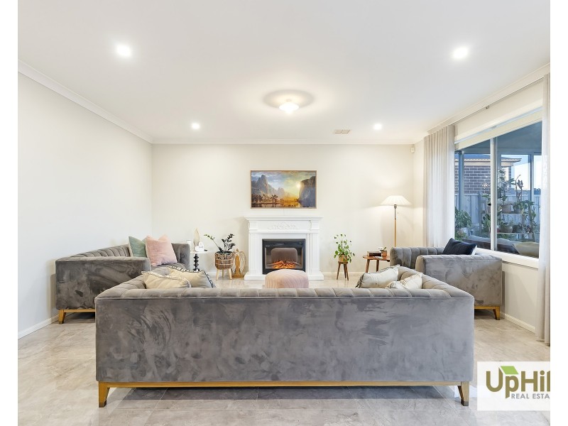 12 Outfield Road, Clyde VIC 3978