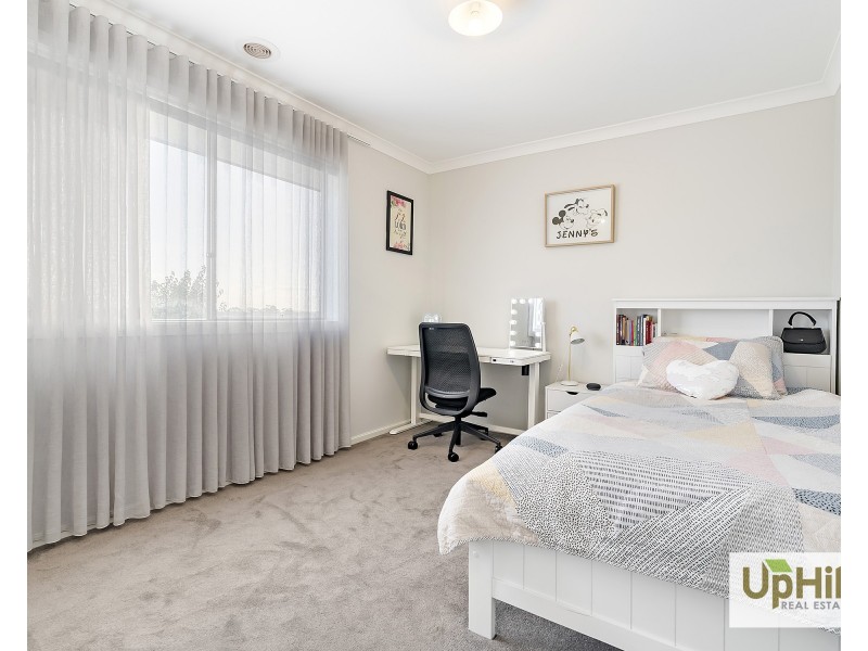 12 Outfield Road, Clyde VIC 3978