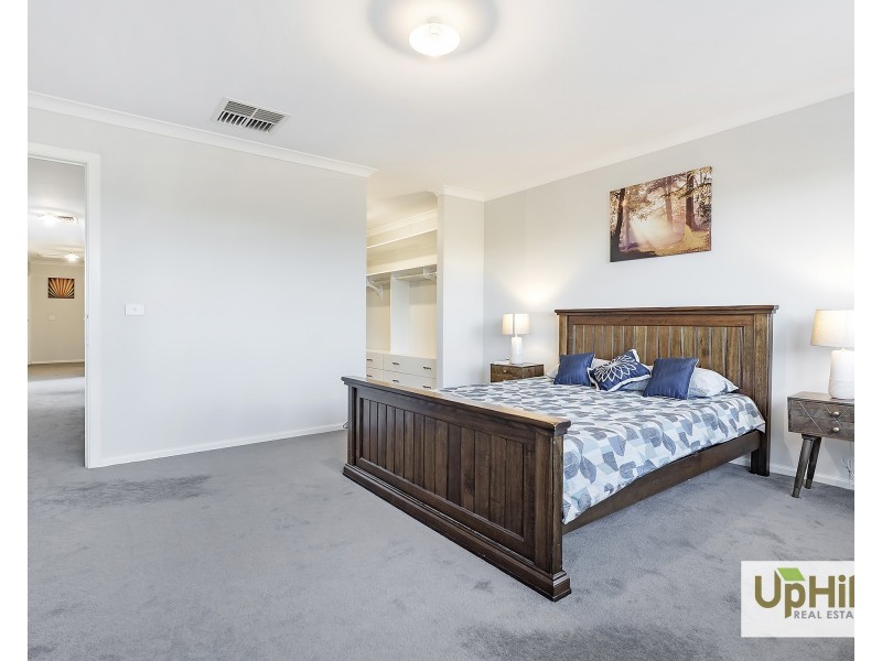 12 Outfield Road, Clyde VIC 3978