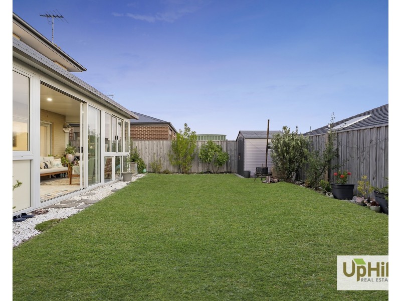 12 Outfield Road, Clyde VIC 3978