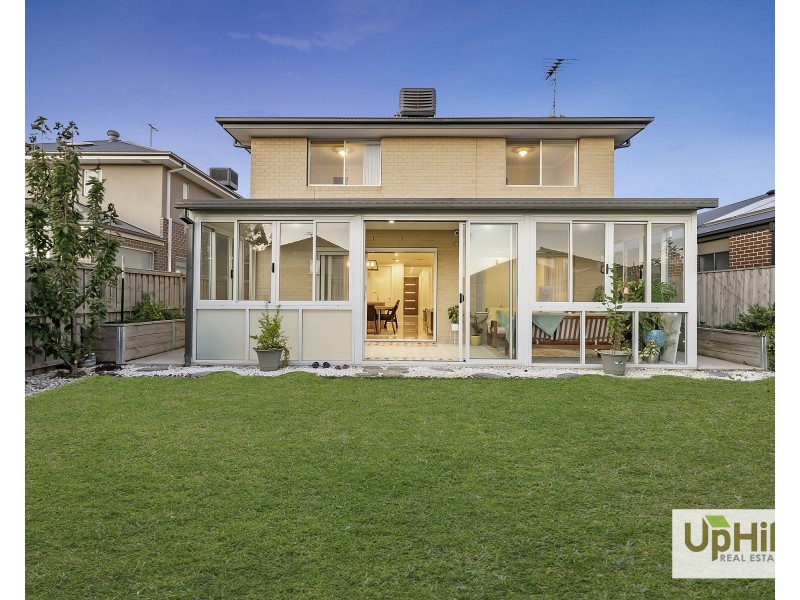 12 Outfield Road, Clyde VIC 3978