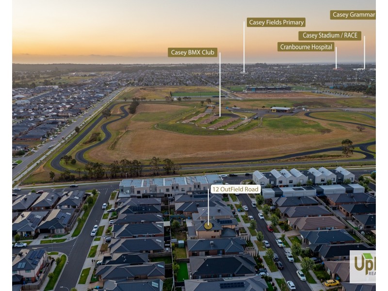 12 Outfield Road, Clyde VIC 3978