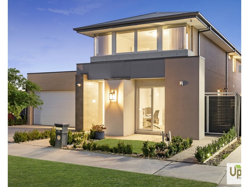 12 Outfield Road, Clyde VIC 3978