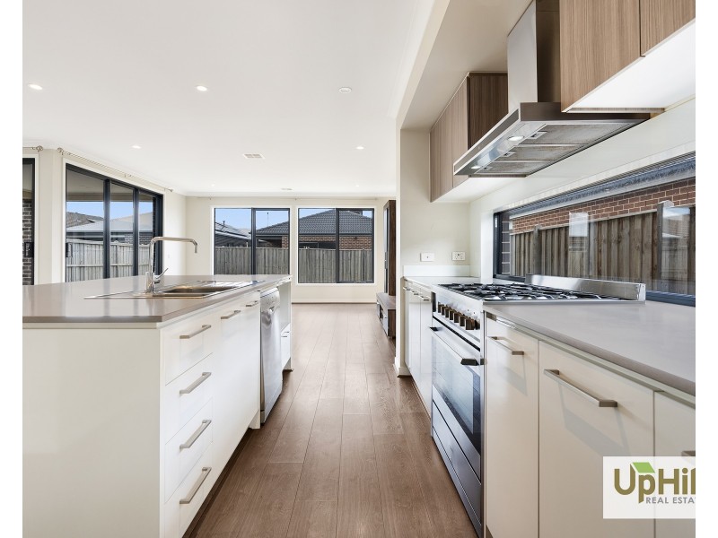 26 Serengeti Street, Clyde North VIC 3978